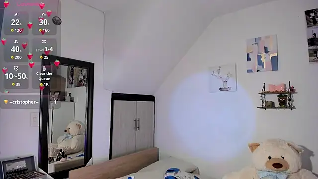 Snapshot of VeronikaOlsen chatting on 09/20/25, 12:43 VeronikaOlsen online show from 09/20/25, 12:43