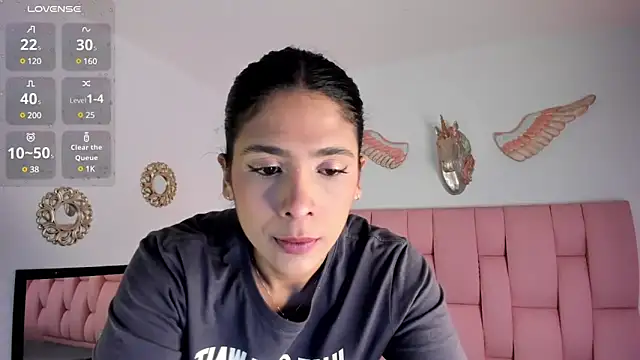 Snapshot of VeronikaOlsen chatting on 03/03/25, 12:50 VeronikaOlsen online show from 03/03/25, 12:50
