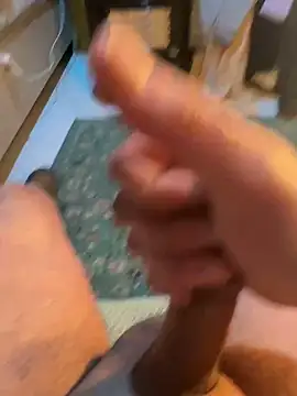 azginnn35 online show from 04/17/26, 11:07