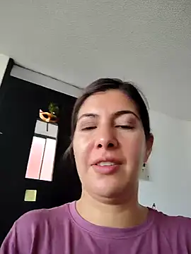 scarlett moore online show from 12/17/25, 12:43