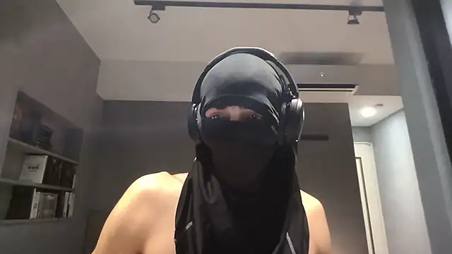 Snapshot of rippedbutskinny chatting on 05/27/26, 03:41 rippedbutskinny online show from 05/27/26, 03:41