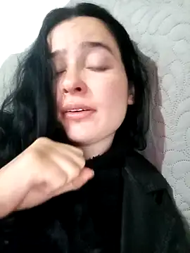 Snapshot of EmilySwaan chatting on 01/10/25, 02:04 EmilySwaan online show from 01/10/25, 02:04