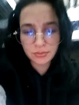 Snapshot of EmilySwaan chatting on 12/29/24, 04:48 EmilySwaan online show from 12/29/24, 04:48