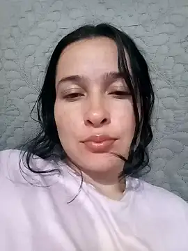 Snapshot of EmilySwaan chatting on 12/14/24, 03:06 EmilySwaan online show from 12/14/24, 03:06