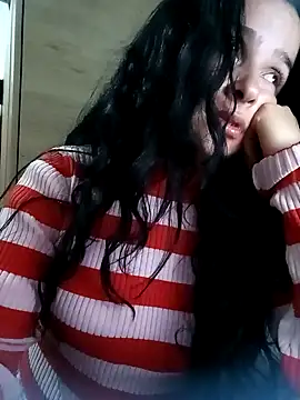 Snapshot of EmilySwaan chatting on 01/17/25, 01:25 EmilySwaan online show from 01/17/25, 01:25