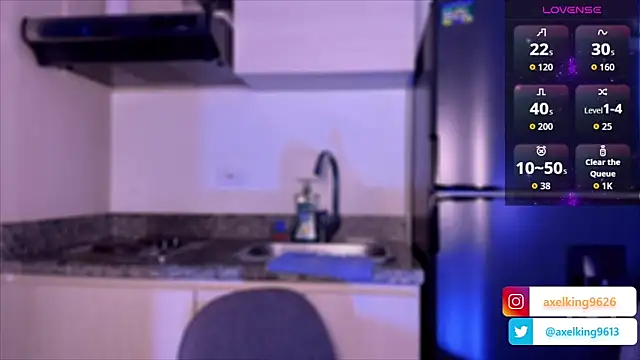 AxelKing1326 online show from 04/05/26, 07:53