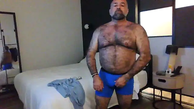 Snapshot of chainjulious chatting on 04/28/26, 04:44 chainjulious online show from 04/28/26, 04:44