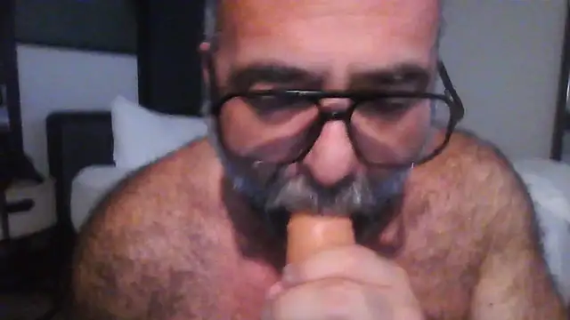 Snapshot of chainjulious chatting on 05/15/26, 01:03 chainjulious online show from 05/15/26, 01:03