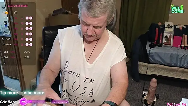 Snapshot of oldnew-63 chatting on 10/19/25, 03:31 oldnew-63 online show from 10/19/25, 03:31