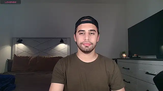 Snapshot of thonylewys chatting on 10/18/25, 01:18 thonylewys online show from 10/18/25, 01:18