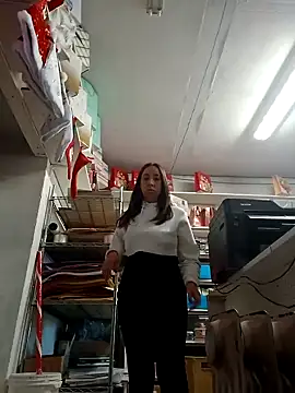 Snapshot of Mia_Novikov chatting on 12/12/24, 11:47 Mia Novikov online show from 12/12/24, 11:47