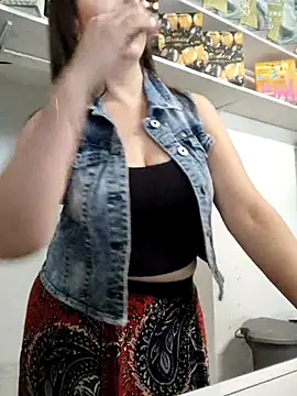 Snapshot of Mia_Novikov chatting on 09/29/25, 04:56 Mia Novikov online show from 09/29/25, 04:56