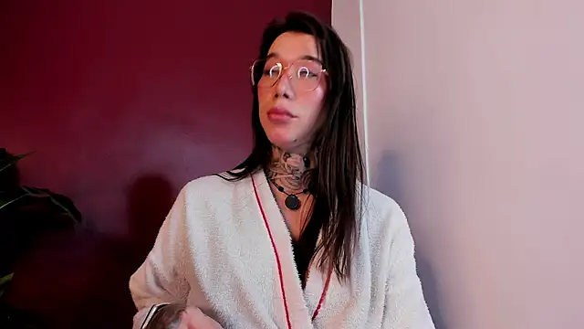 sweet karinpaz777 online show from 05/19/26, 01:56