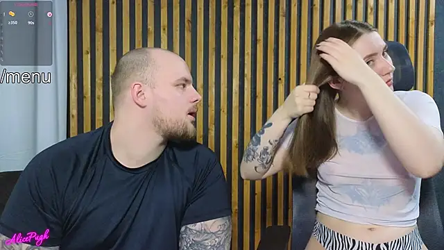 Snapshot of alicepugh chatting on 03/08/25, 08:46 alicepugh online show from 03/08/25, 08:46