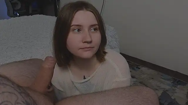 Snapshot of alicepugh chatting on 06/25/26, 06:57 alicepugh online show from 06/25/26, 06:57