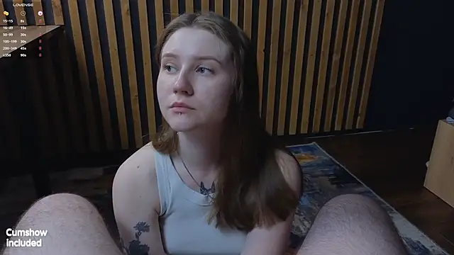 Snapshot of alicepugh chatting on 09/21/25, 06:57 alicepugh online show from 09/21/25, 06:57