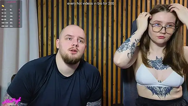 Snapshot of alicepugh chatting on 03/21/25, 06:51 alicepugh online show from 03/21/25, 06:51