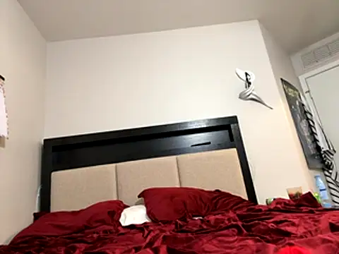 Snapshot of Intokink06 chatting on 10/16/25, 02:31 Intokink06 online show from 10/16/25, 02:31