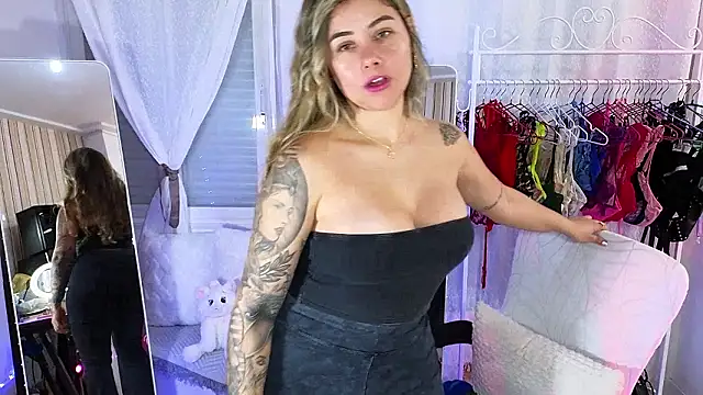 Tawny cox online show from 01/15/26, 09:34