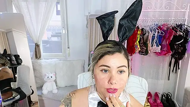 Tawny cox online show from 02/14/26, 09:53