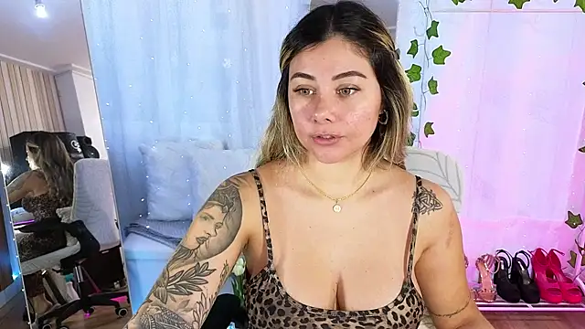 Tawny cox online show from 11/16/25, 09:47