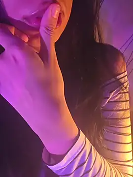 aloneathome online show from 12/04/25, 06:07