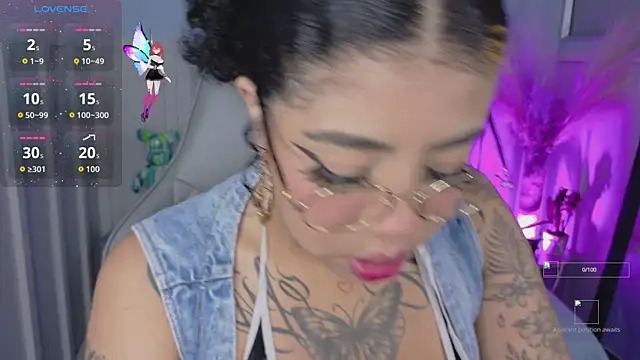 Snapshot of foxxy-lov3 chatting on 10/11/25, 12:39 foxxy-lov3 online show from 10/11/25, 12:39