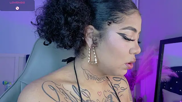 Snapshot of foxxy-lov3 chatting on 10/16/25, 12:24 foxxy-lov3 online show from 10/16/25, 12:24