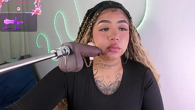 foxxy-lov3 online show from 06/19/26, 01:50