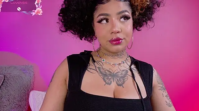 foxxy-lov3 online show from 03/06/26, 01:39