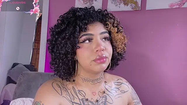 foxxy-lov3 online show from 03/24/26, 02:28