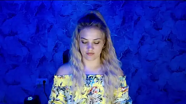 Snapshot of nika_gold1 chatting on 06/15/26, 02:50 nika gold1 online show from 06/15/26, 02:50