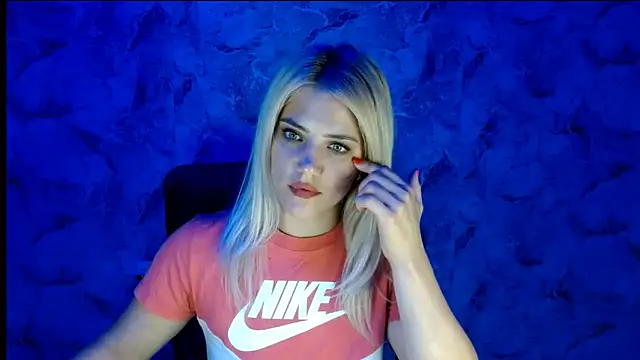 Snapshot of nika_gold1 chatting on 09/09/25, 04:27 nika gold1 online show from 09/09/25, 04:27