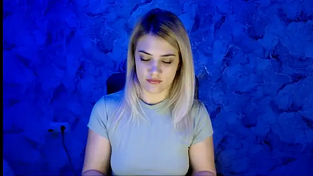 nika gold1 online show from 11/30/25, 01:23