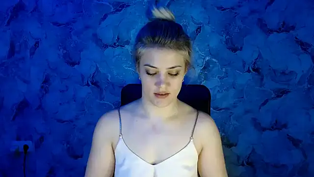 Snapshot of nika_gold1 chatting on 02/14/25, 09:10 nika gold1 online show from 02/14/25, 09:10