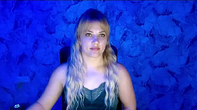 Snapshot of nika_gold1 chatting on 07/08/26, 05:13 nika gold1 online show from 07/08/26, 05:13