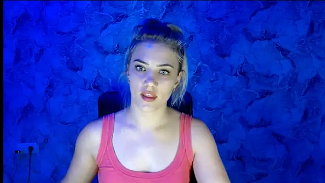 Snapshot of nika_gold1 chatting on 09/26/25, 06:59 nika gold1 online show from 09/26/25, 06:59