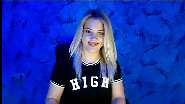 Snapshot of nika_gold1 chatting on 10/12/25, 03:57 nika gold1 online show from 10/12/25, 03:57