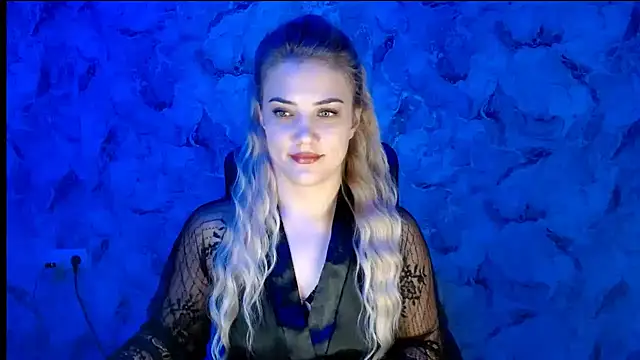 Snapshot of nika_gold1 chatting on 10/24/25, 06:18 nika gold1 online show from 10/24/25, 06:18