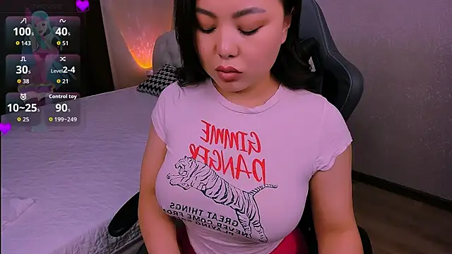 HinaJeen online show from 12/05/25, 09:19