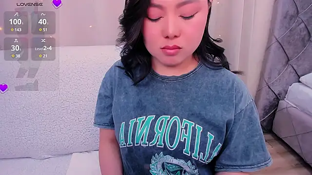 HinaJeen online show from 02/27/25, 08:56