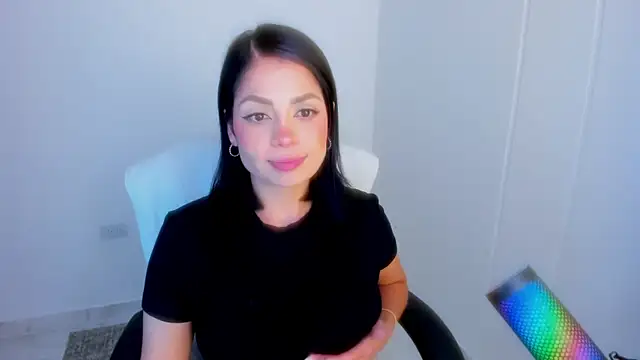 dominique21  online show from 04/14/26, 03:44