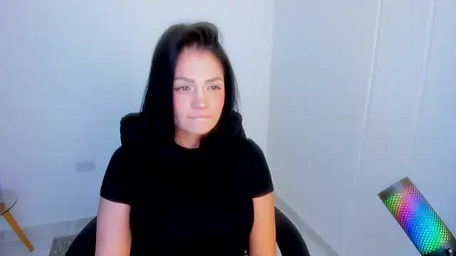 dominique21  online show from 04/10/26, 12:39