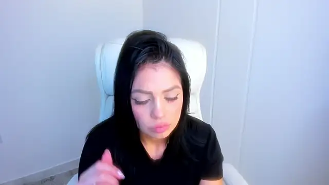 dominique21  online show from 02/03/26, 06:22