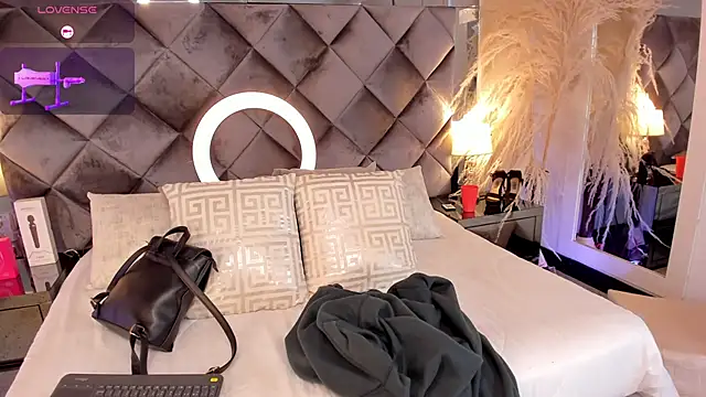 sofhiaa adaams online show from 10/26/25, 03:12