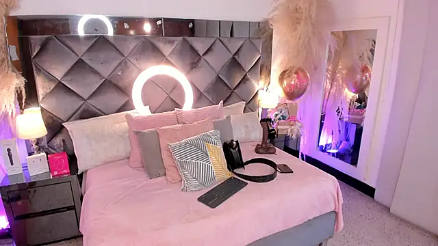 sofhiaa adaams online show from 10/02/25, 10:57