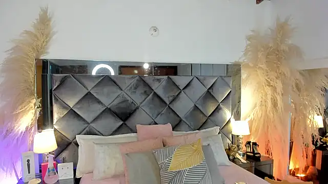 sofhiaa adaams online show from 09/24/25, 11:10