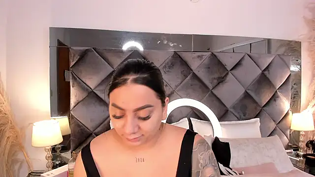 sofhiaa adaams online show from 11/12/25, 09:29