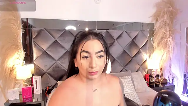 sofhiaa adaams online show from 11/01/25, 11:09