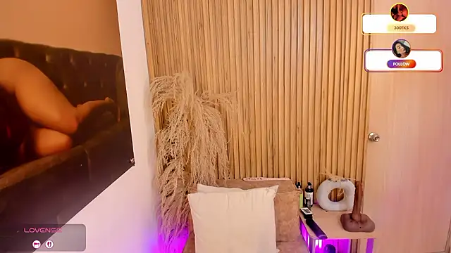 sofhiaa adaams online show from 03/03/26, 10:39